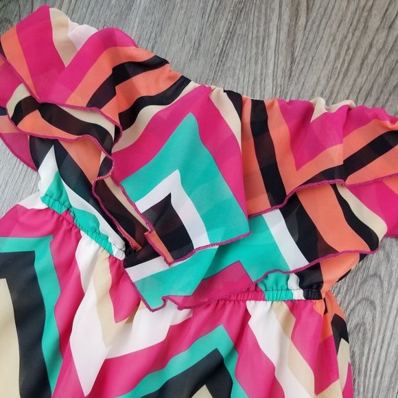 Body Central Chevron Ruffle Strapless Tunic Top - Picture 6 of 10